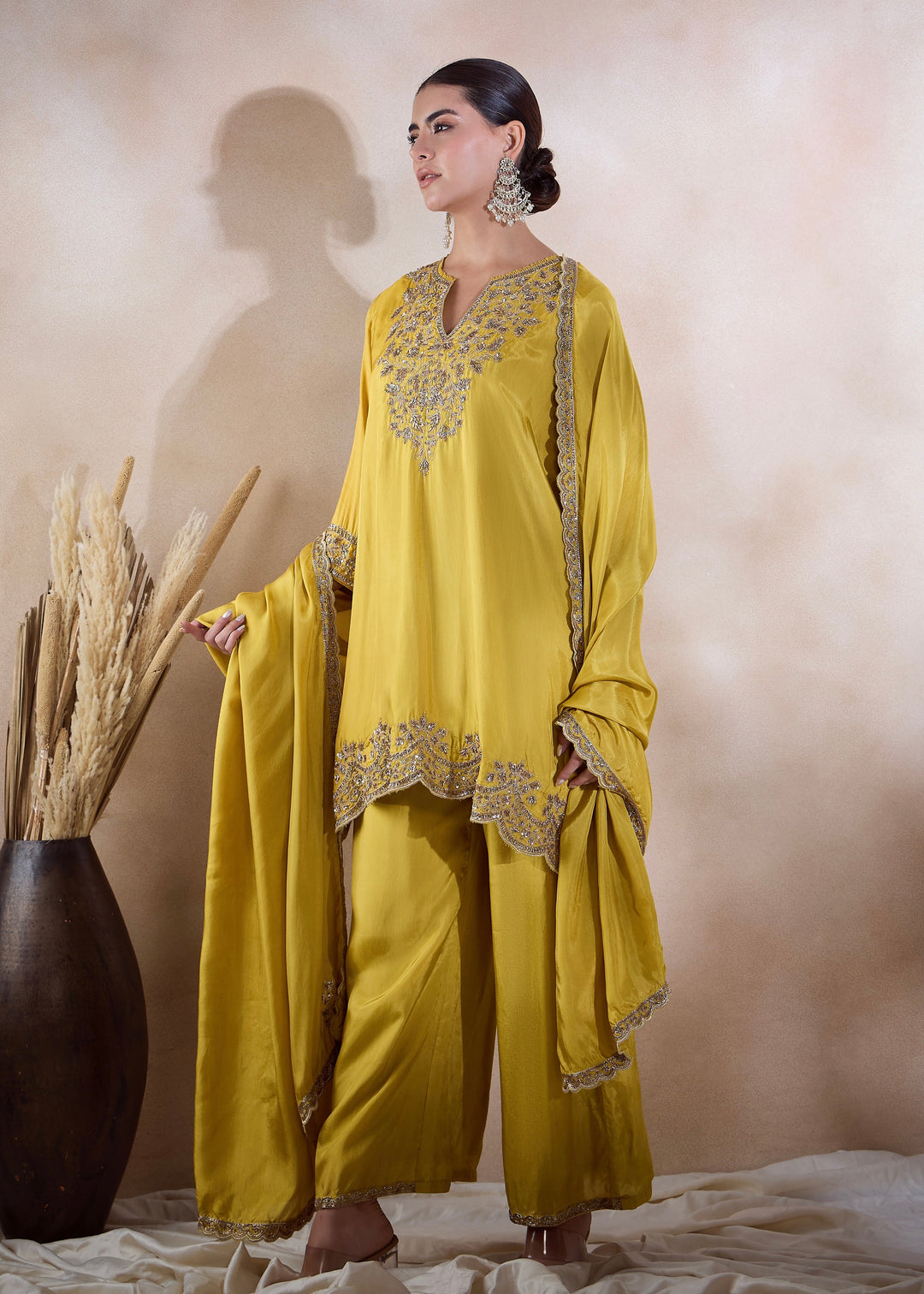 VRINDAVAN H KURTA SET