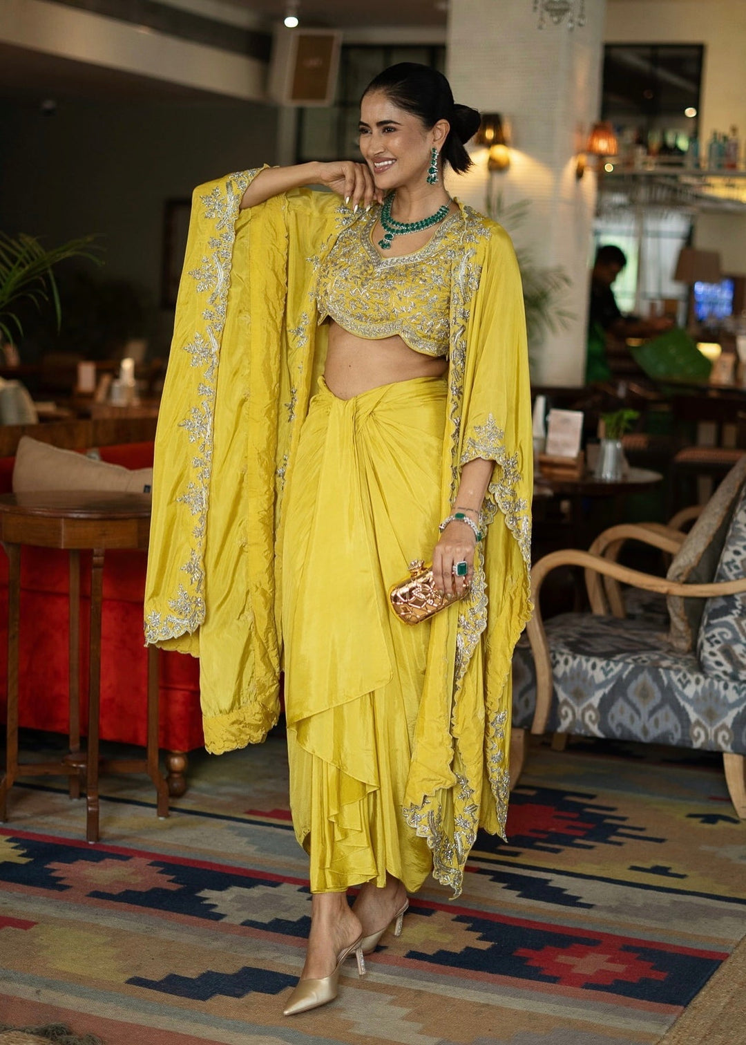 ALISHA PEKHA IN VRINDAVAN HF CAPE SET