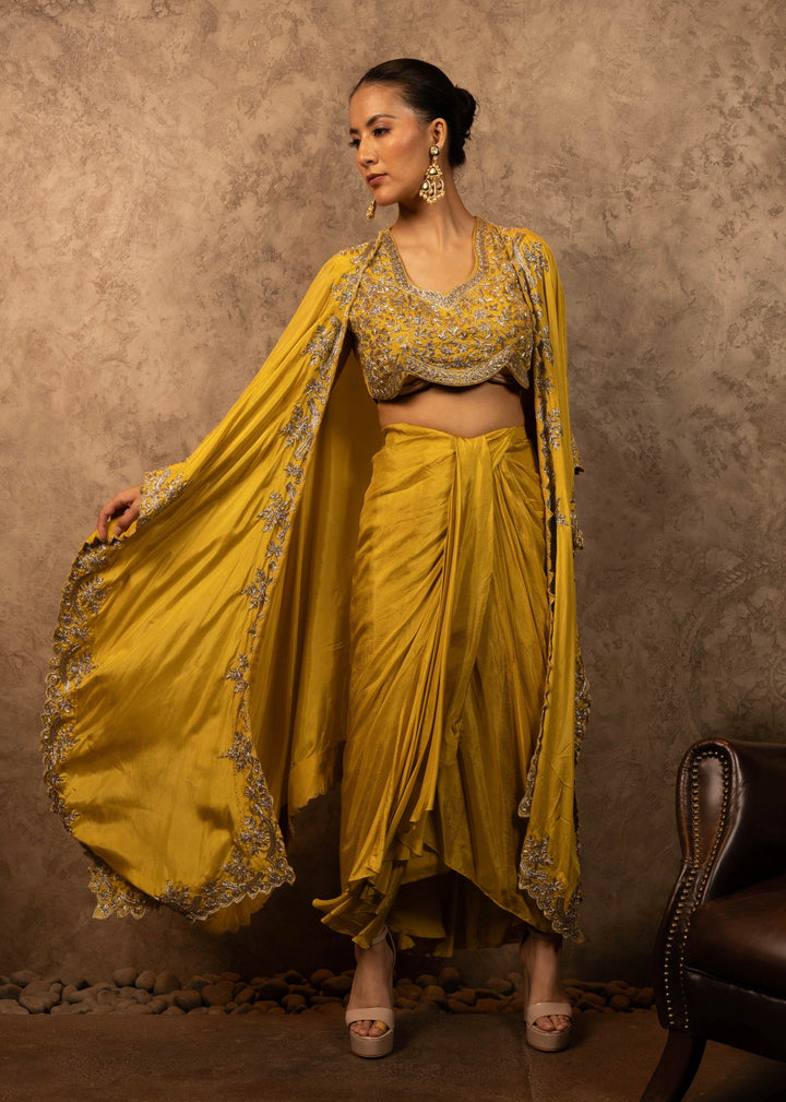 ALISHA PEKHA IN VRINDAVAN HF CAPE SET