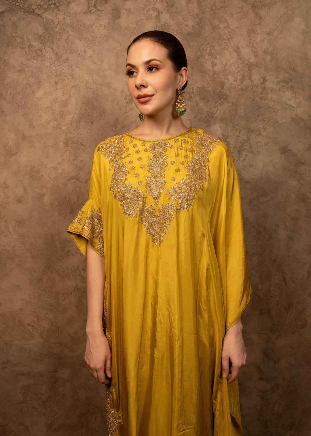 ALISHA PEKHA IN MATHURA HF KAFTAN SET