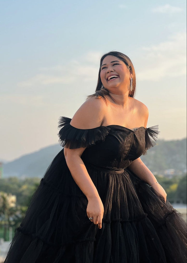 DIKSHA SINGHI in a CUSTOM SET